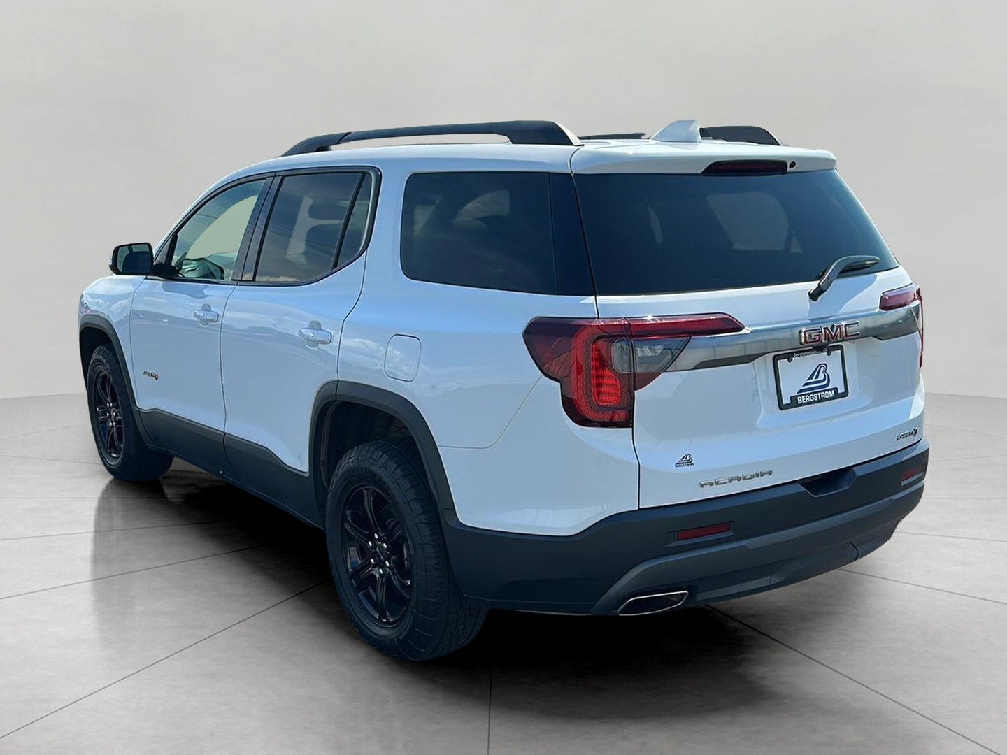 2023 GMC Acadia — detail view