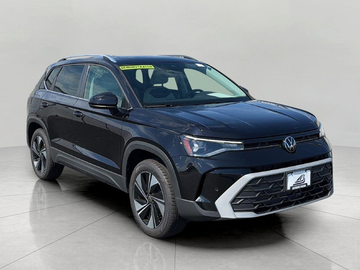 2025 Volkswagen Taos SE 4MOTION in Other — front three-quarter view